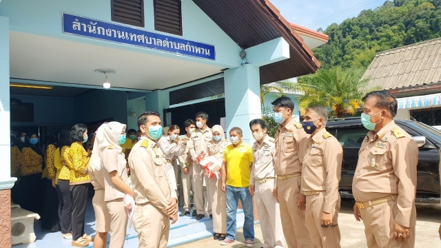 นายกเทศมนตรีตำบลกำพวน พร้อมคณะบริหารเข้ารับตำแหน่งวันแรก